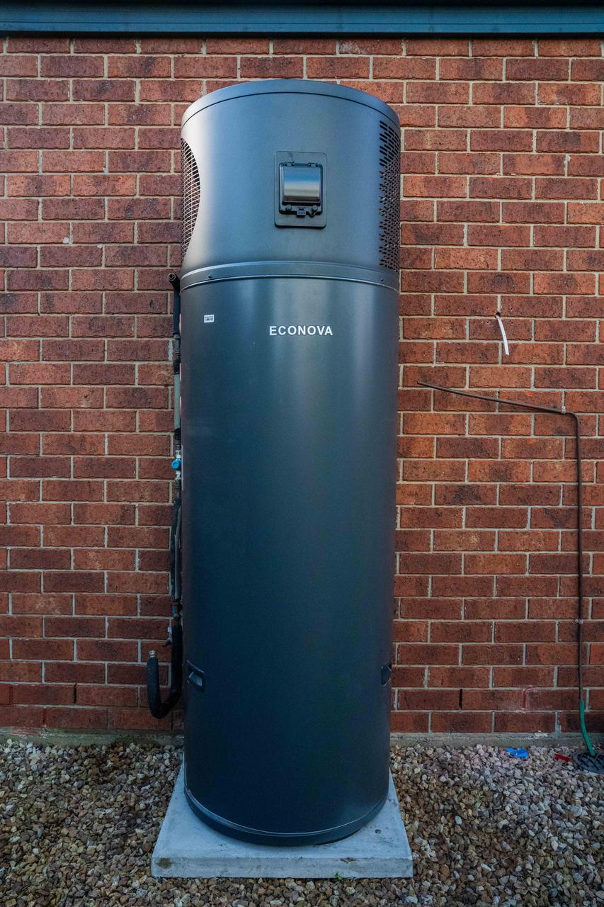 Goldsure heat pump hot water install
