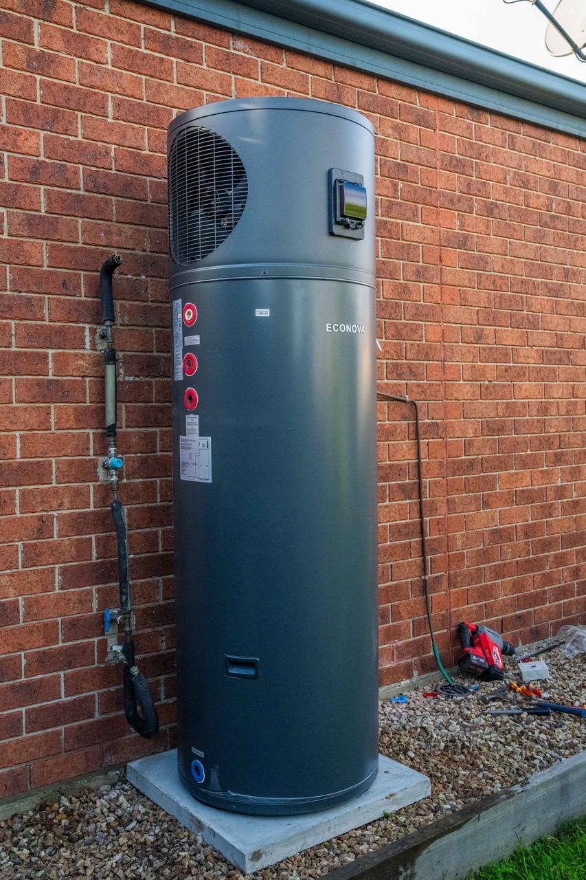 Goldsure heat pump hot water install