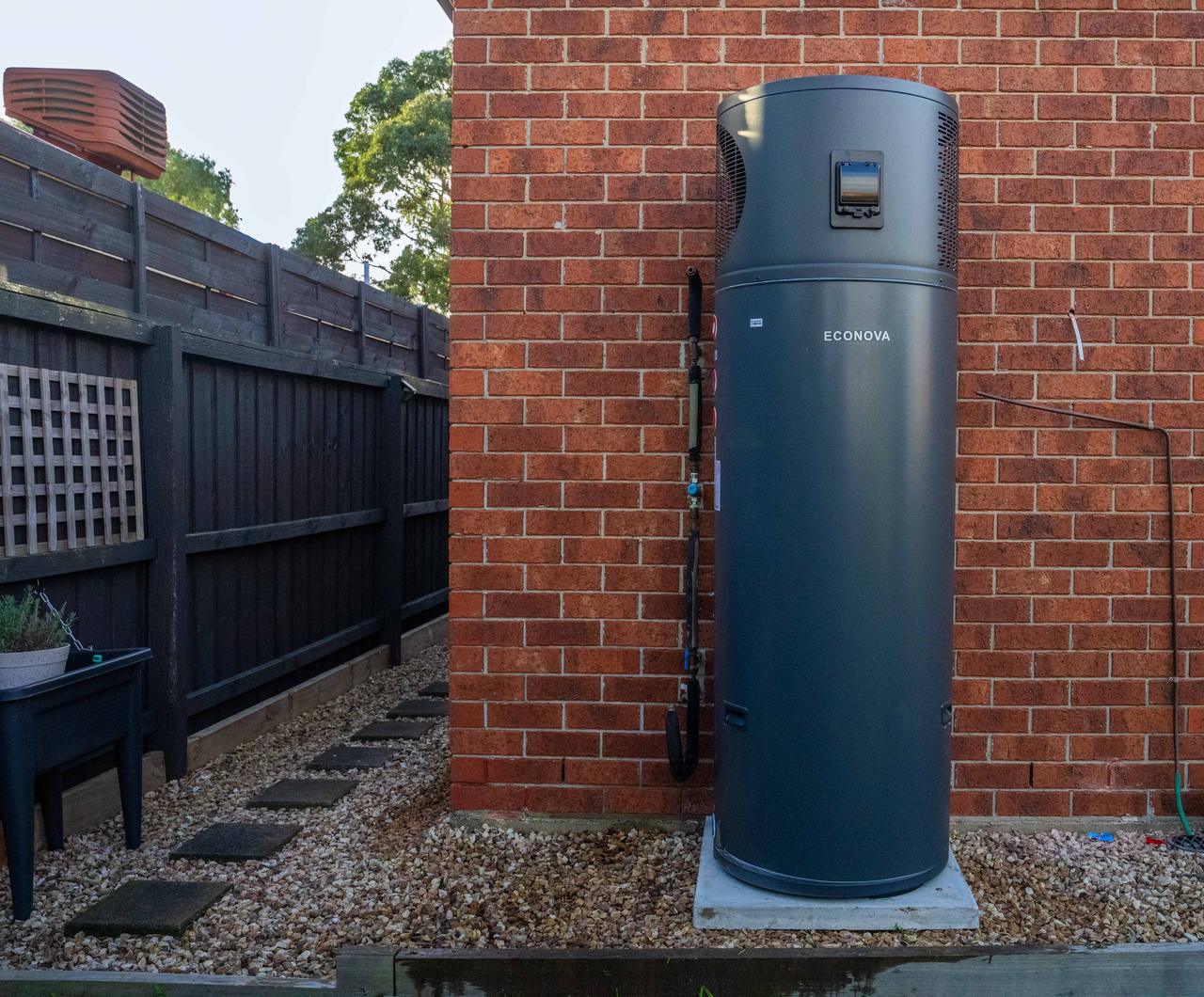 Goldsure heat pump hot water install