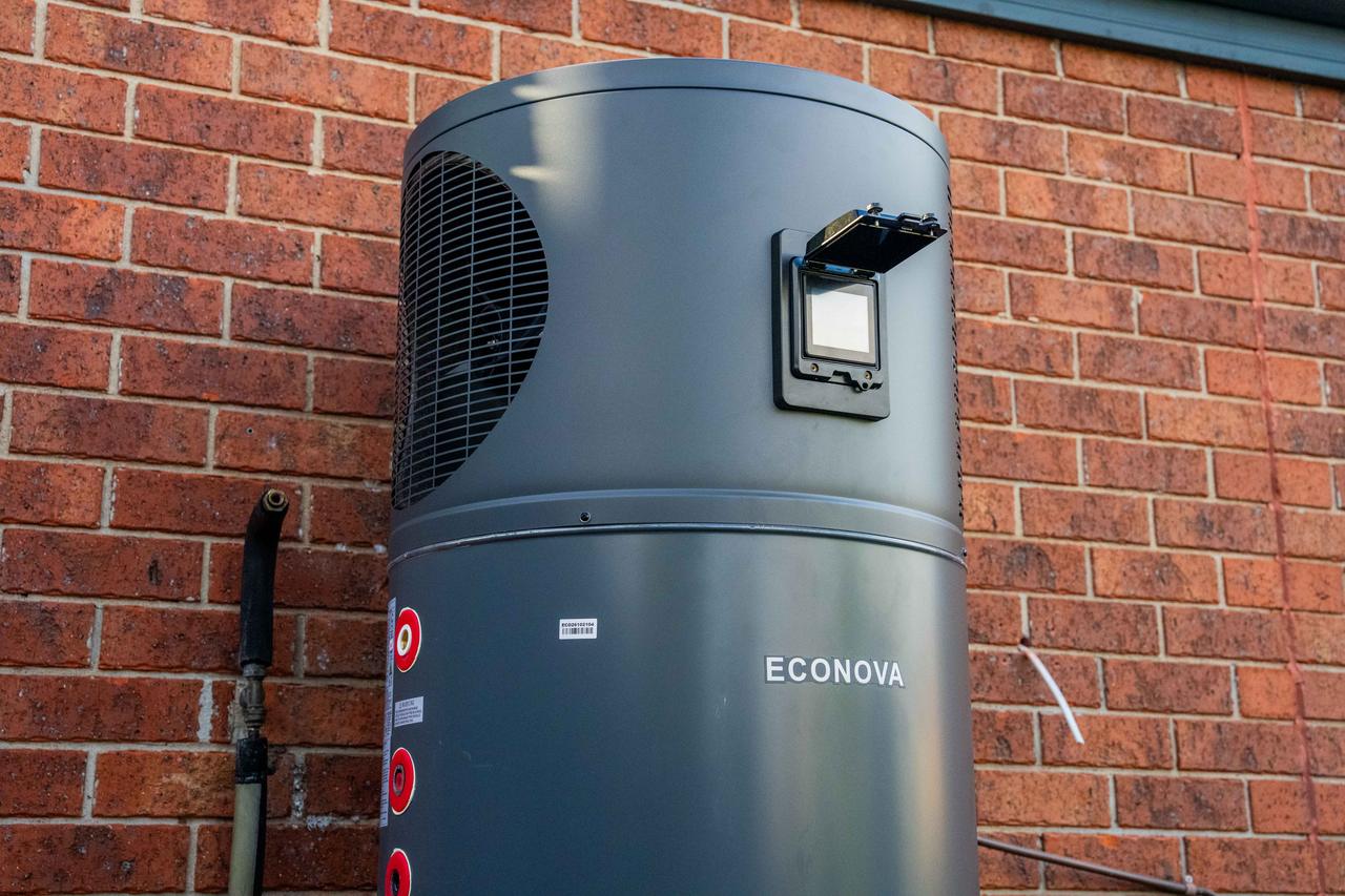 Goldsure heat pump hot water install
